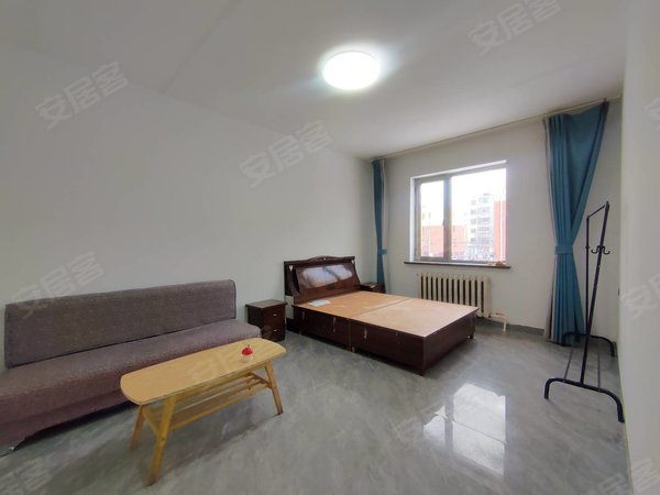 包头青山二机一中富强路一号街坊富强路一号街坊 二楼 精装出租房源真实图片