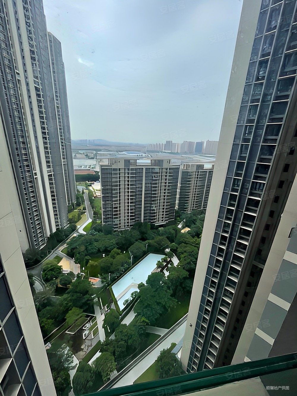 保利天寰全新未住4房红本在手房东急售税费低