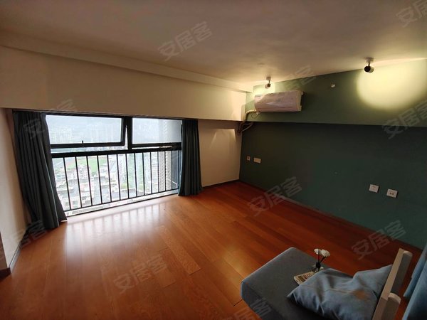 广州海珠江燕路万科派万科里高层南向复式两房仅租4500元可住可办公