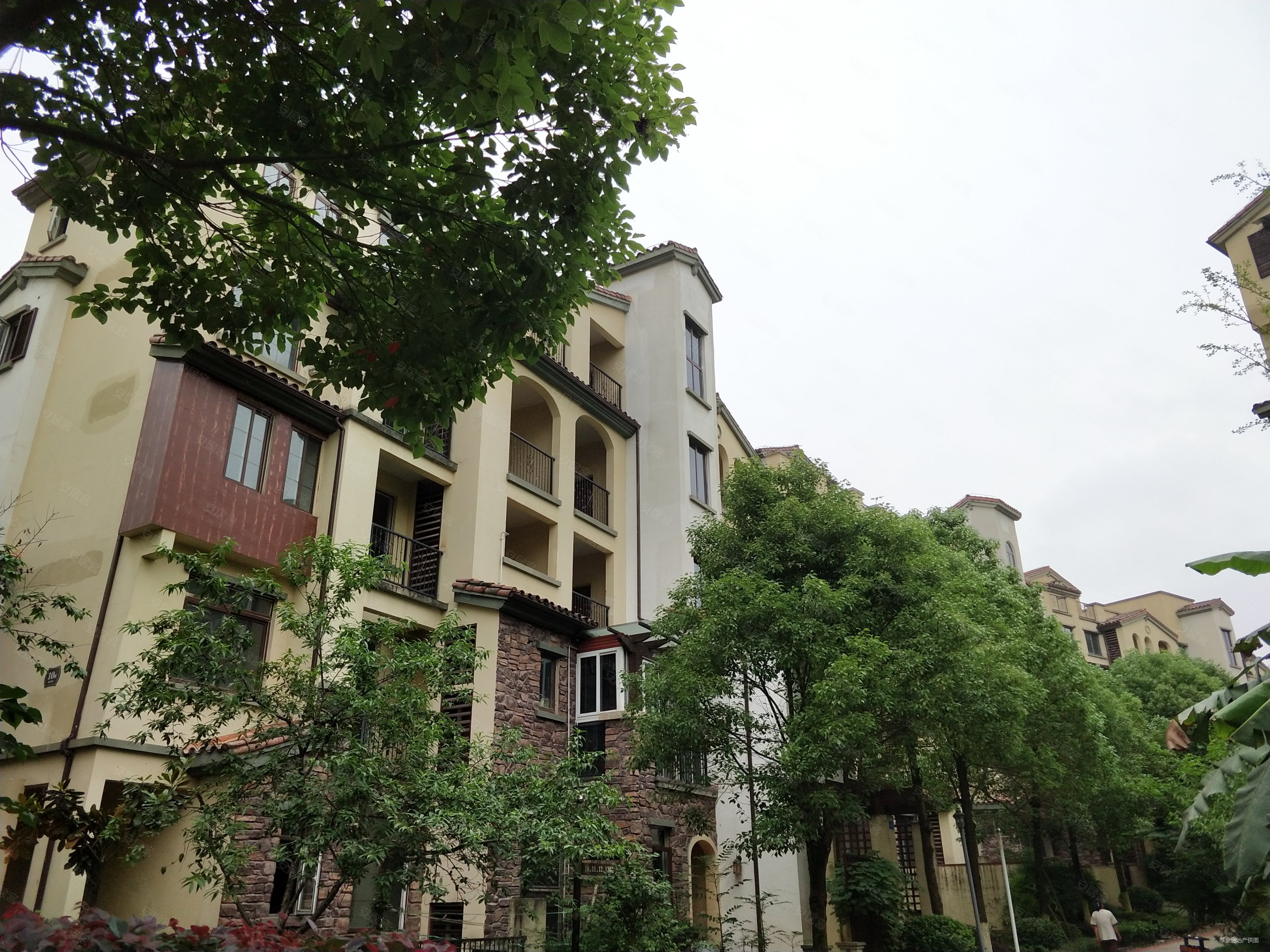 纯洋房 小区环境优美 精装四室业主诚意出售,银翔翡翠谷a组团二手房