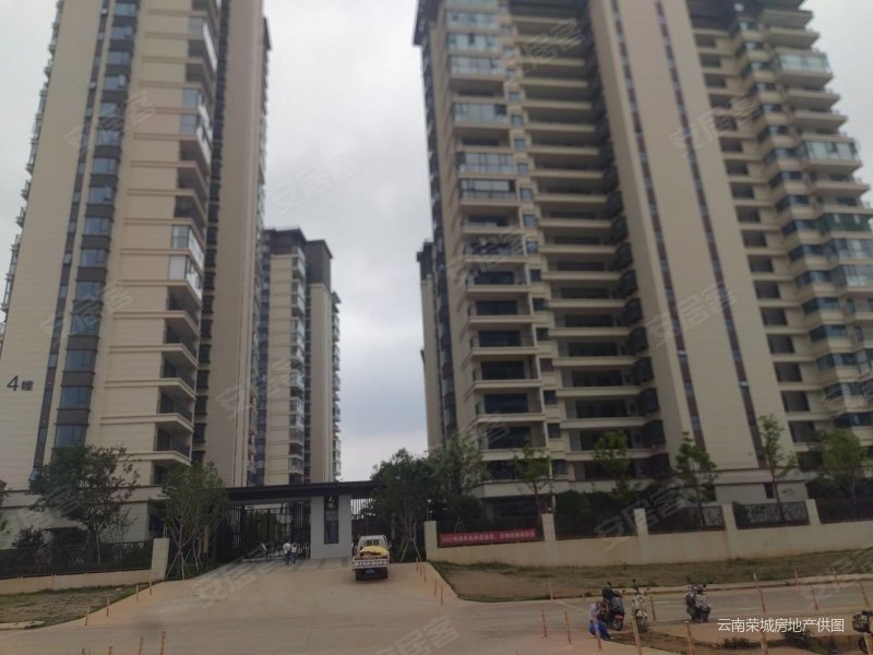 红星天悦中间楼层端头 南北朝向 房东亏40个出手