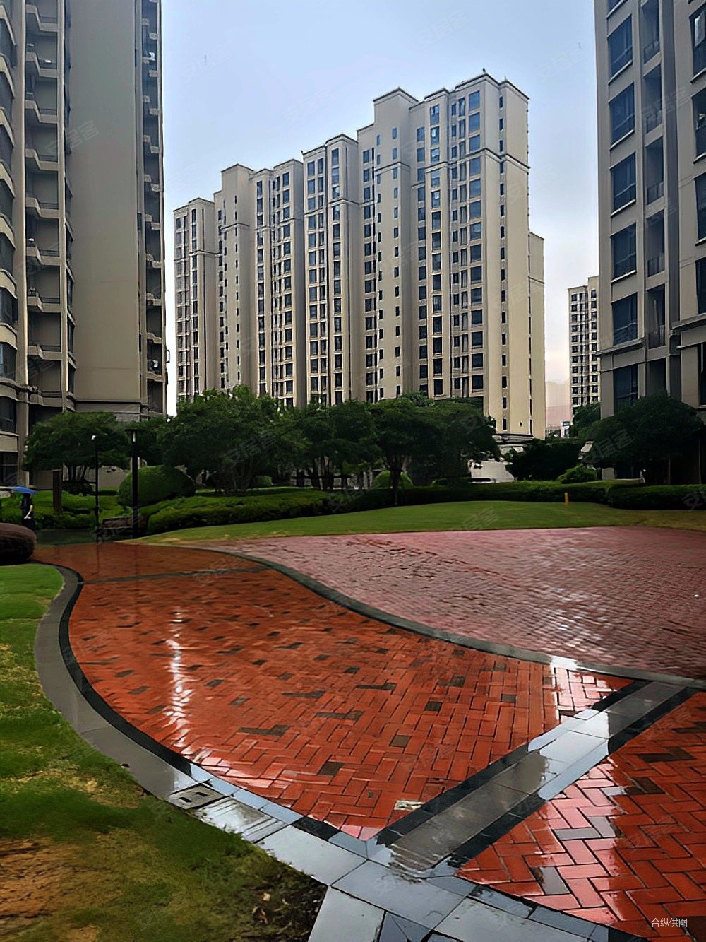 急售地铁口品质小区新力钰珑湾精装三房两厅领包入住