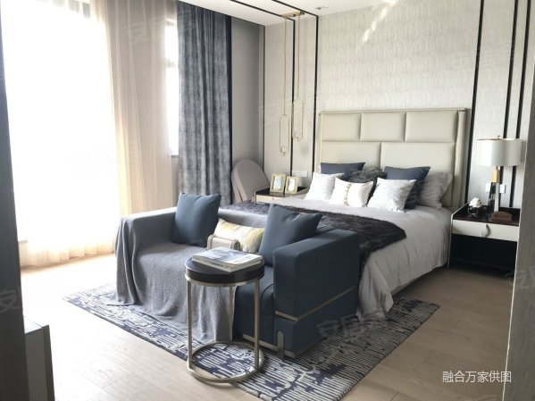 光谷东红莲湖联发红墅东方边户别墅 赠送花园