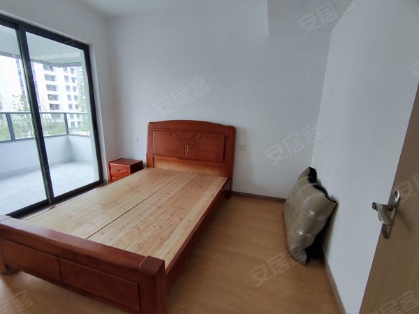 杭州余杭瓶窑溪上俪庭溪上俪庭精装三房,拎包入住,房东包物业费出租