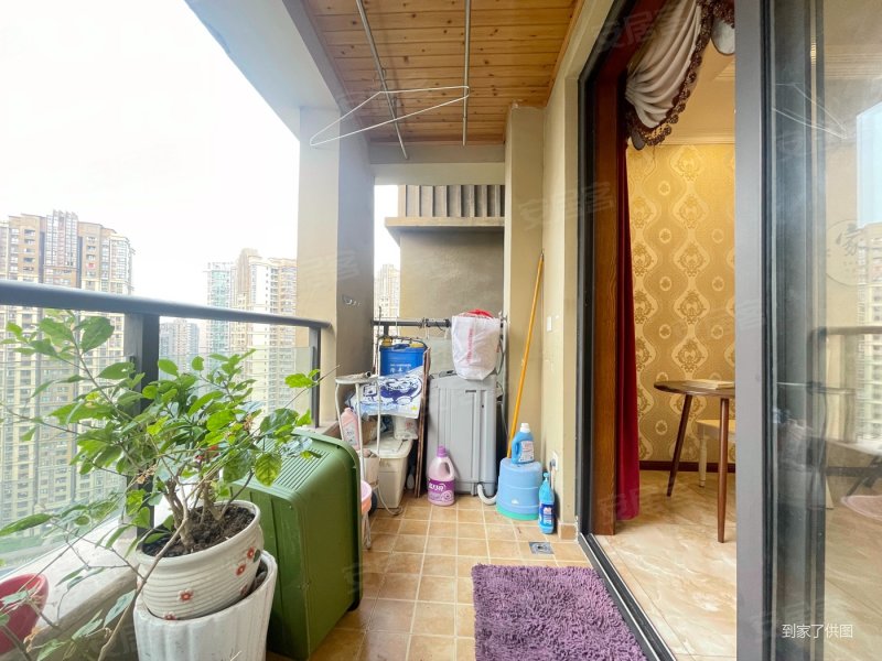 鸳鸯 商品房 交通便利 近地铁 小区新,融科金湖湾二手房,135万,3室2厅