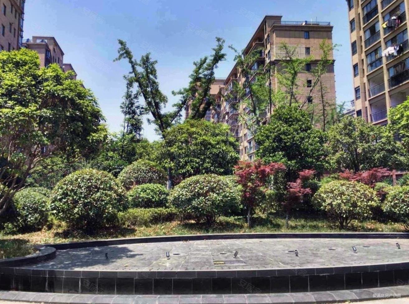 润龙锦园电梯大2房南北格局通风好采光充足配套齐全