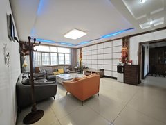 庆阳西峰西峰城区南街四中 精装三居室 南北通透 拎包入住 停车方便 随时看房出租房源真实图片