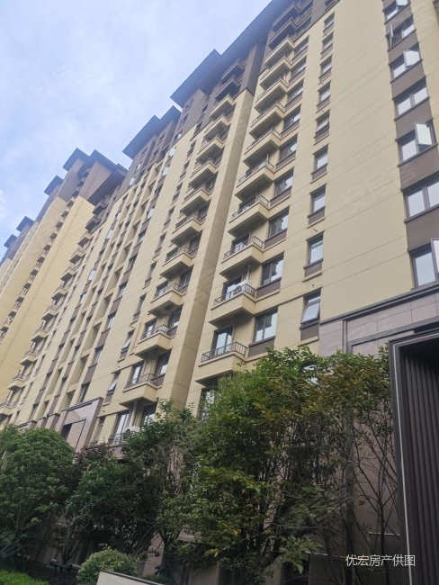 建业贰号城邦三室双卫证件齐人车分流地铁口诚心出售