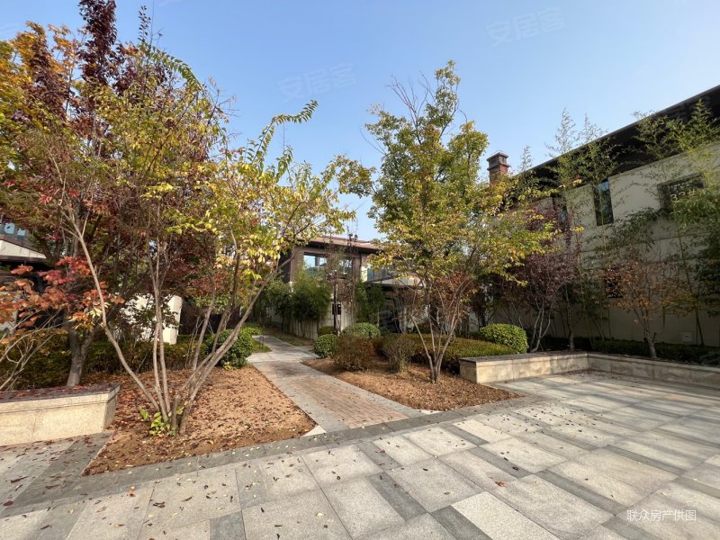 牛驼温泉孔雀城(6.3期别墅)4室3厅4卫192㎡南北220万