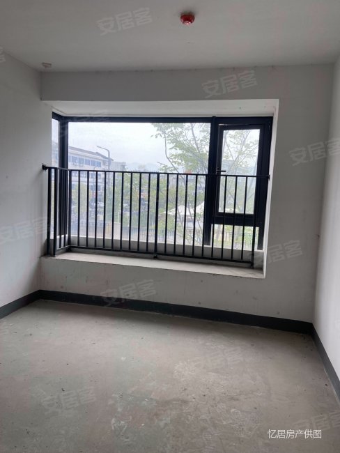 宋都江宸府3室2厅2卫117.12㎡南北150万