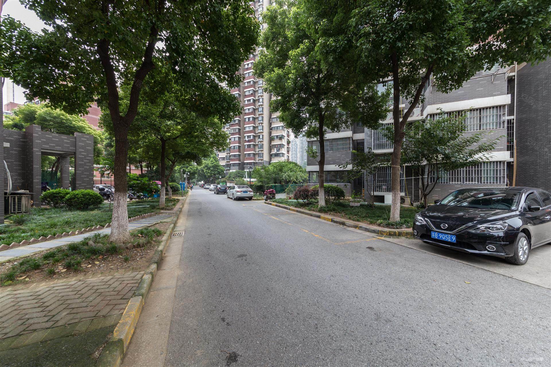 梁溪区人气榜 惠景家园 包土出 捡漏 电梯房 楼层好 急售