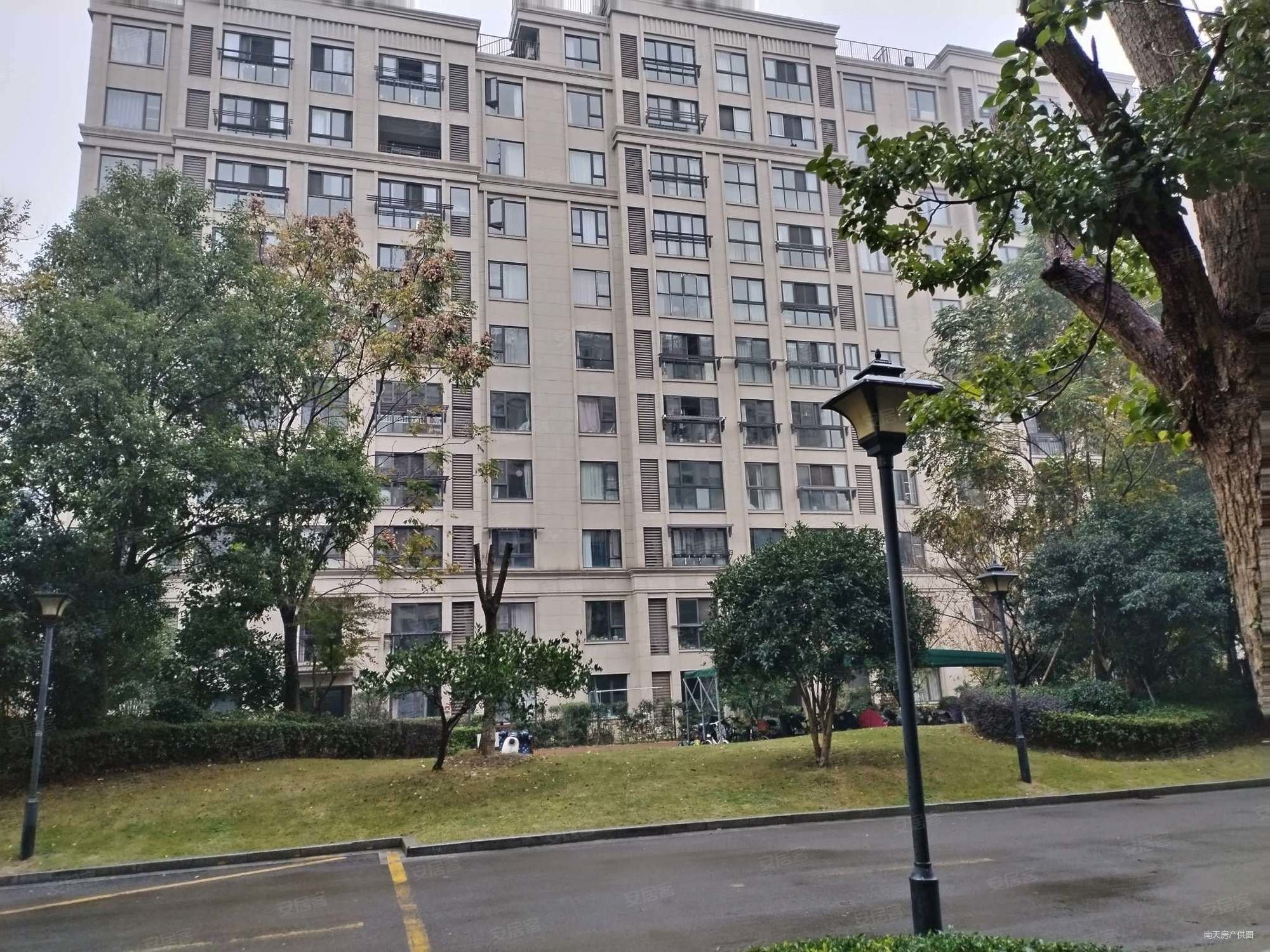 风景御园三室两卫精装看房方便