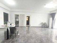 宜城华龙中心宜城城区三个卧室都有空调，空调有空调，新装修，家具家电齐全房主配齐出租房源真实图片