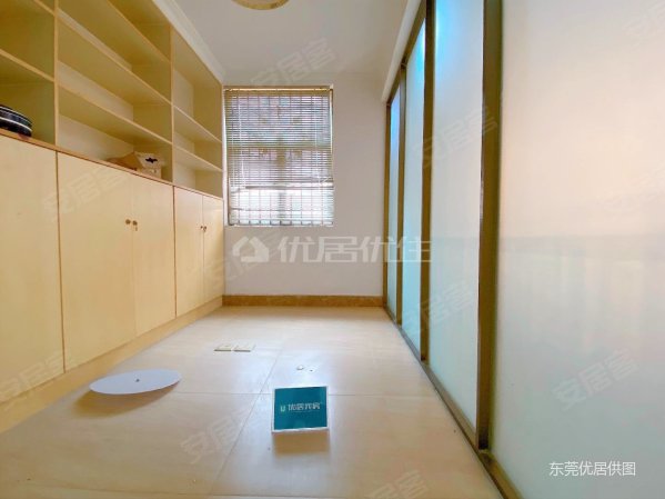 东莞房产网>东莞二手房>寮步二手房>汽车东站二手房>银湖花园(别墅)>