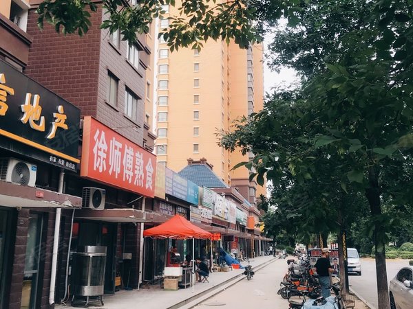 【多图】鲁商常春藤,大学城租房,常春藤次卧带小阳台,无中间费用.