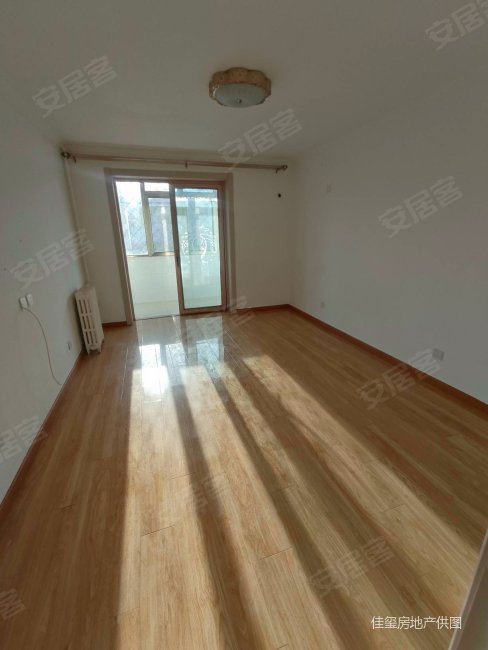 高井小区满五业主新房已定诚心出售