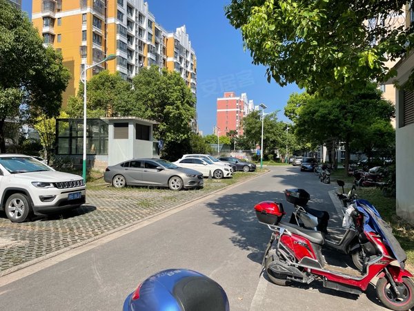 上海浦东航头鹤沙航城庭祥苑原房东,可办居住证两房精装修出租,看房