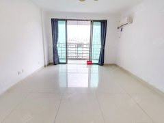 深圳龙华龙华新上！龙华地铁口，带电梯，精装三房，业主诚心出租，看房方便！出租房源真实图片