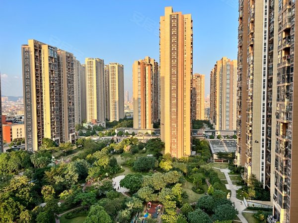 广州黄埔南岗佳兆业城市广场佳兆业城市广场 复式南向四房 家电齐全