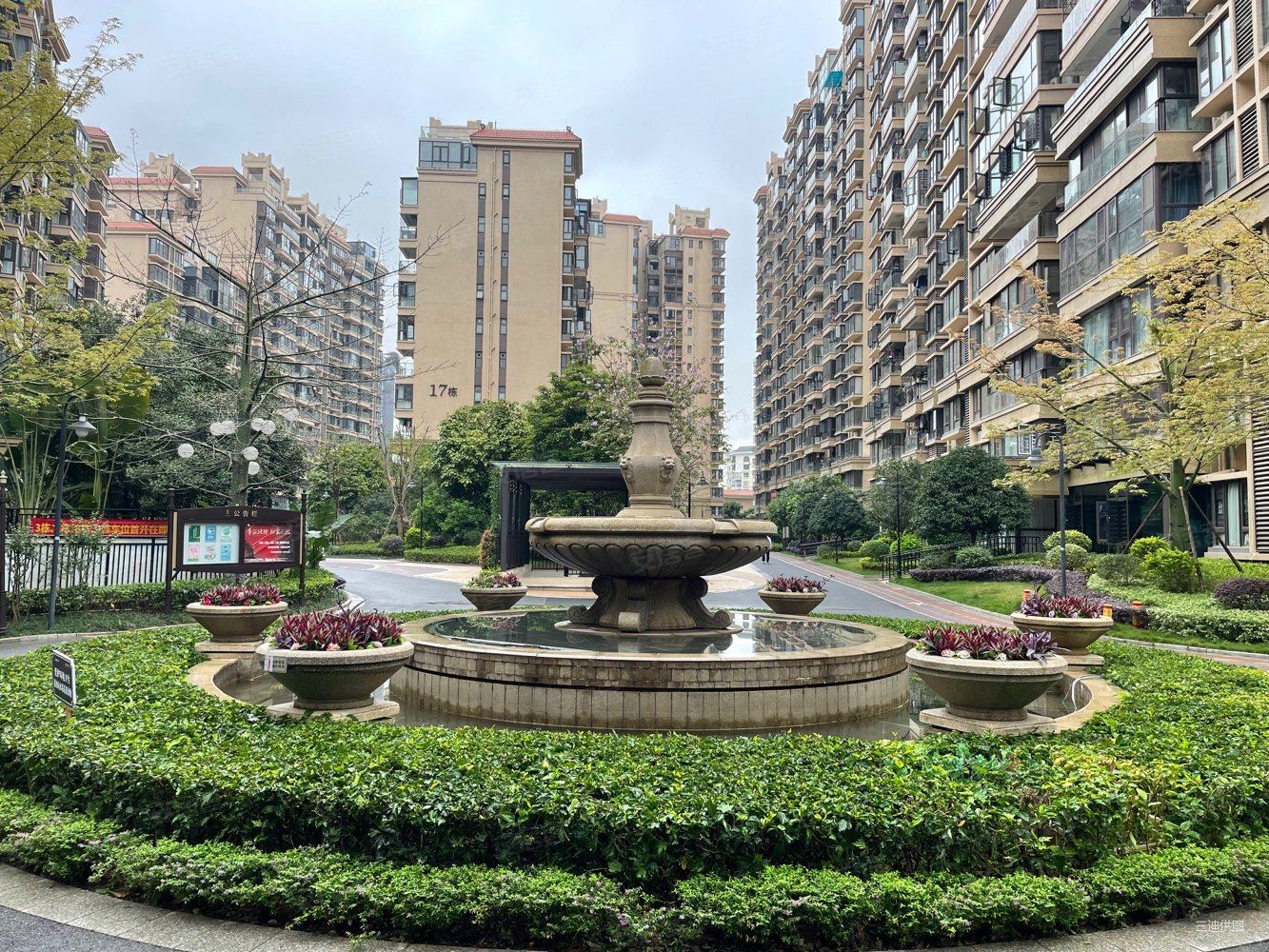 东盟旁次新小区翡翠时光三房朝南新房未入住诚心急售