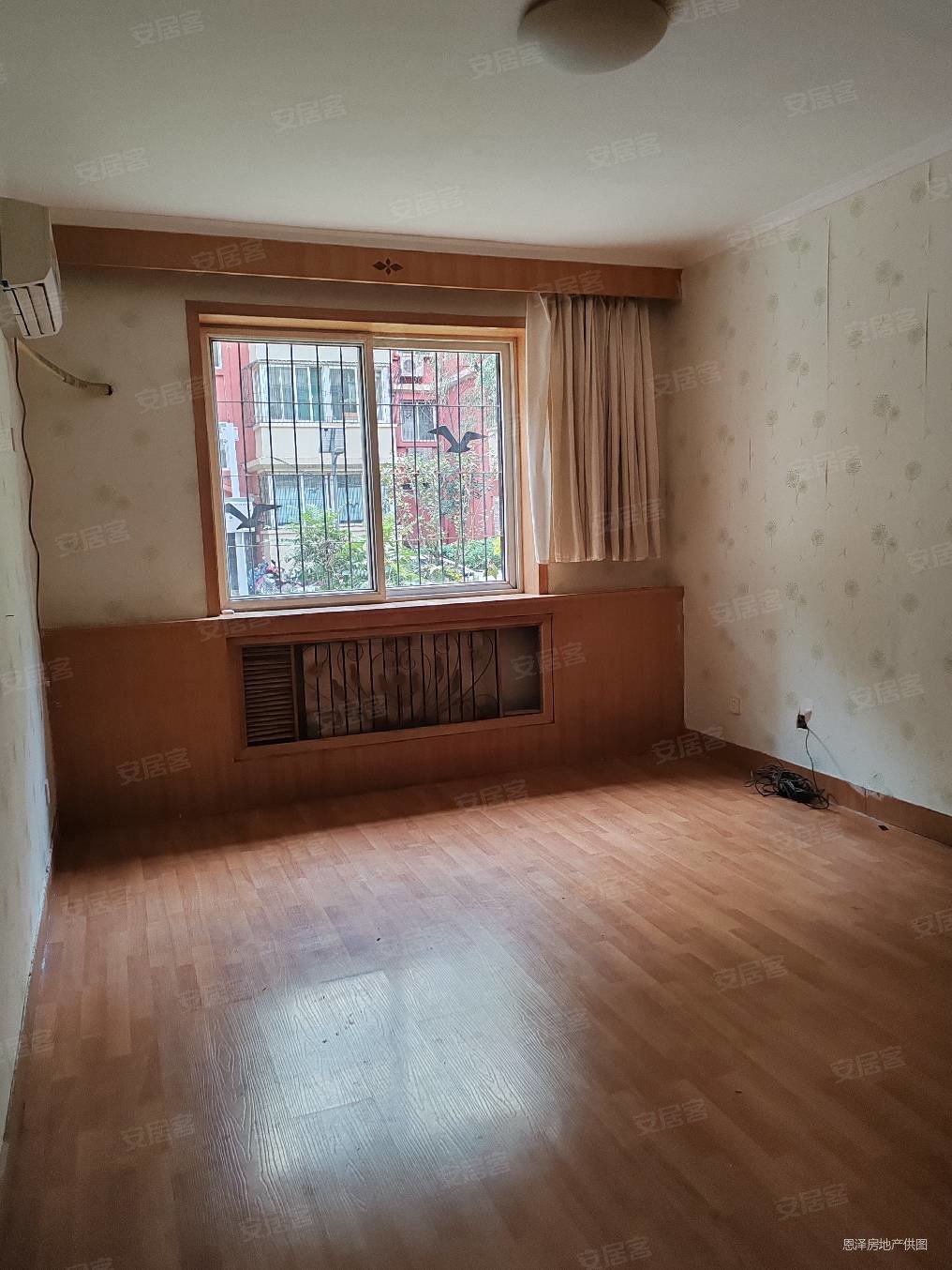 卧龙花园龙和苑