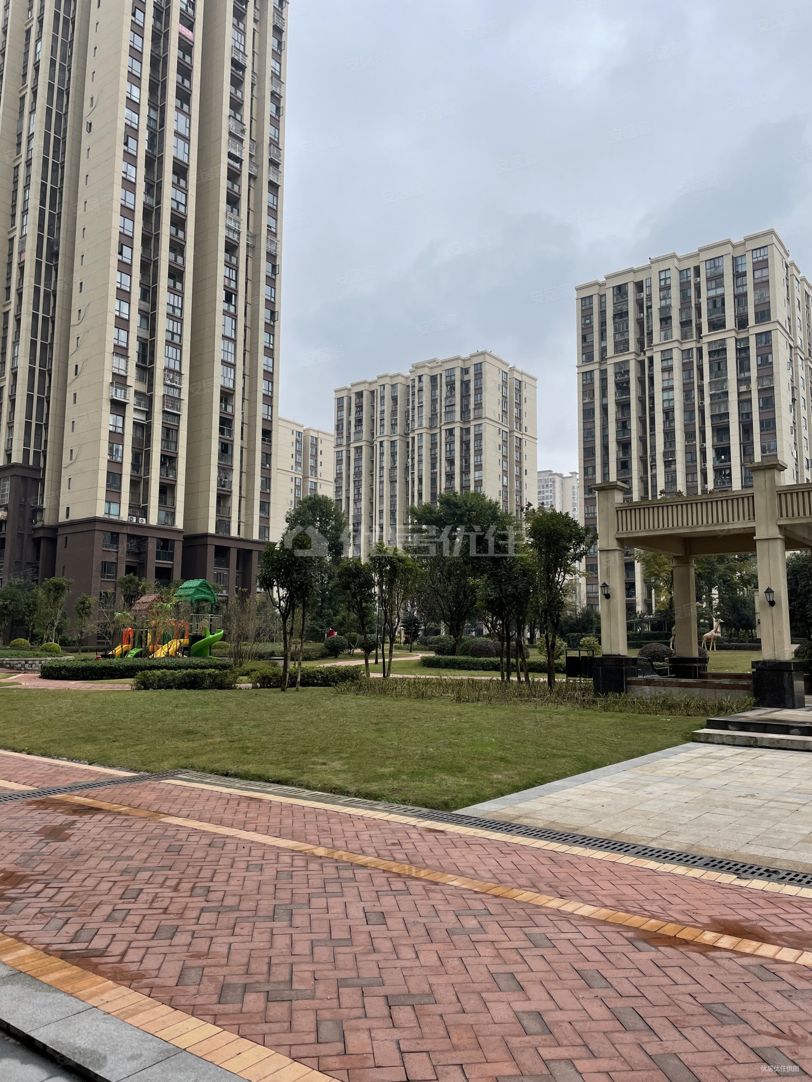 桥达蓝湾半岛3室2厅1卫75㎡南81万