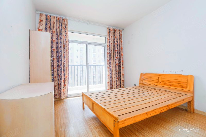 急售好房荣城北苑中间楼层边户三房位置好近菱湖公园