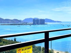 日租月租三亚湾海月广场海景1室双床出门就是海边生活便利高层