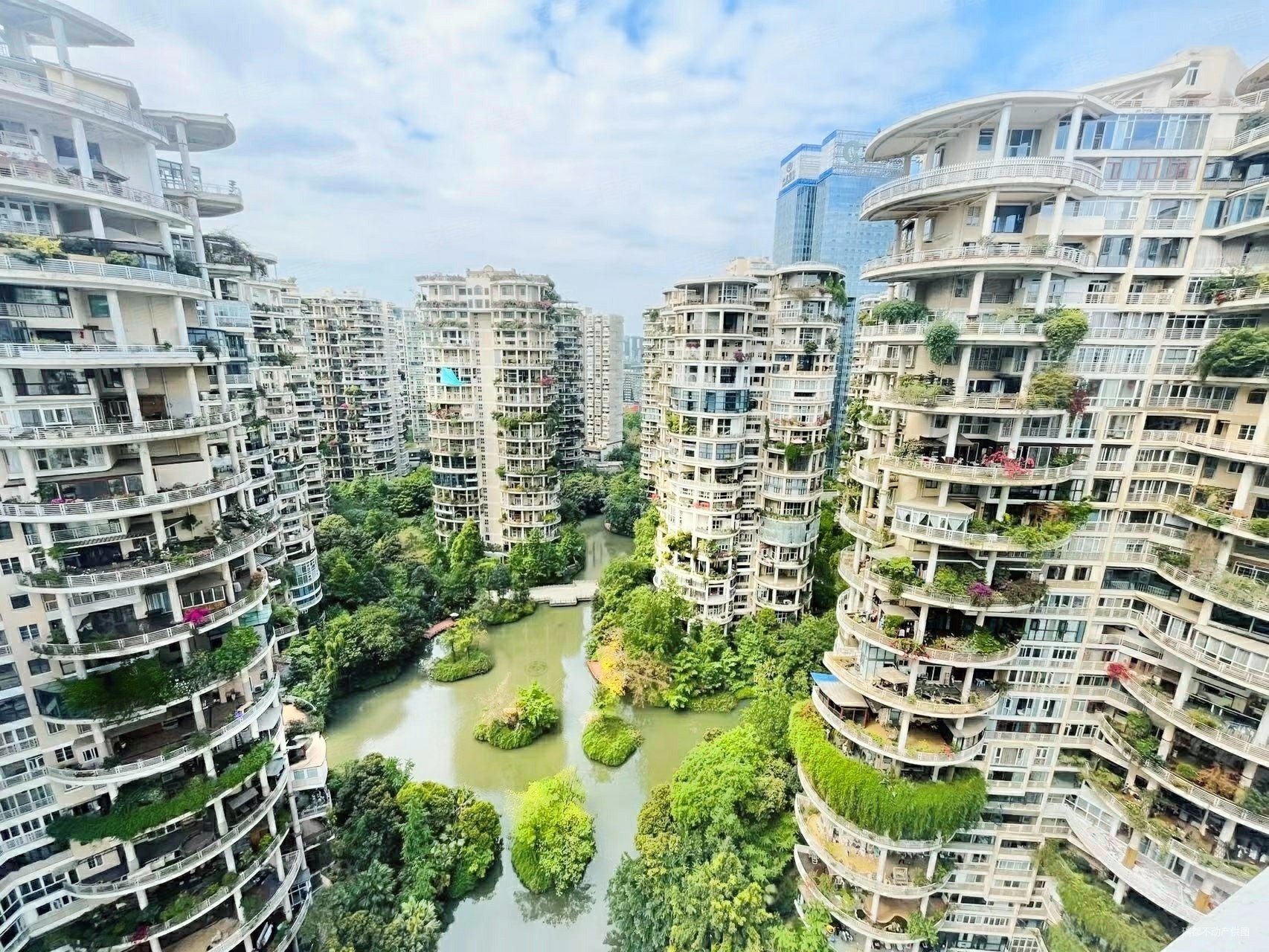 成都房产网>成都二手房>高新区二手房>世纪城二手房>天鹅湖花园>