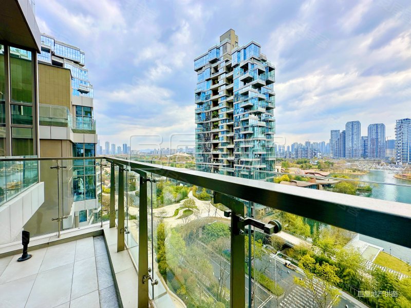 位置安静,麓湖生态城麒麟荟二手房,1580万,4室2厅,3卫,212平米-成都