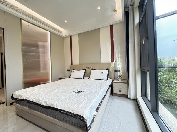 金华东阳东阳市中心汉宁西路165,175号小区关山路 汉宁西 博大公园周边 豪华装修超大落地窗 拎包入住出租房源真实图片