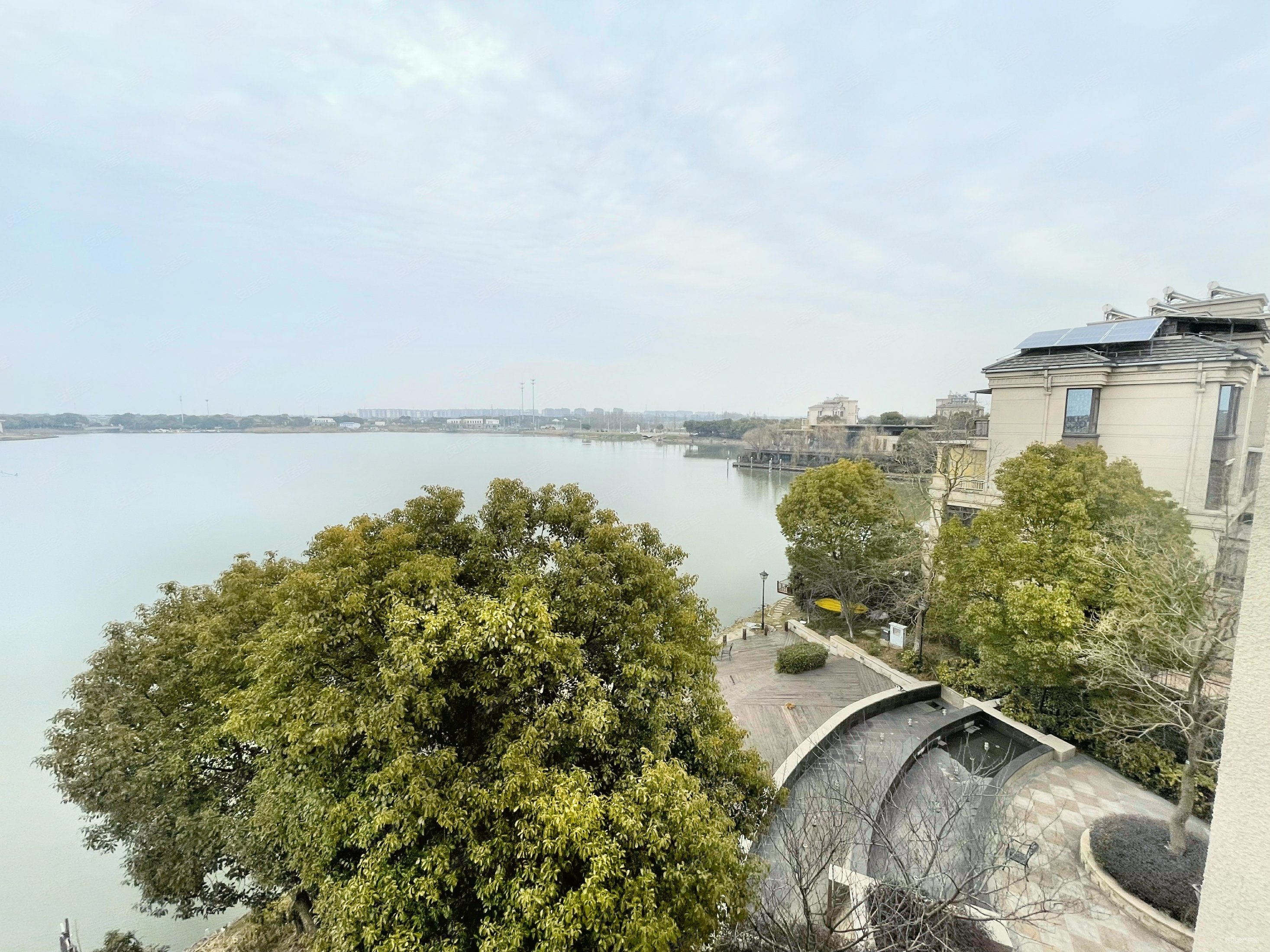 富力湾四季半岛一线观湖无遮挡送八十平楼台看房随时