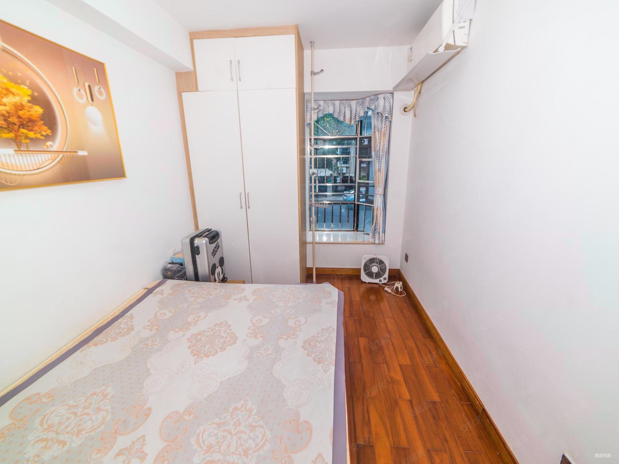 前海花园3室2厅2卫92.8㎡南600万