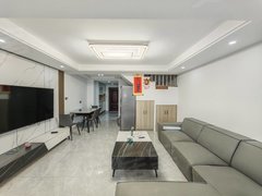 常熟市区文化片区出租 佳和广场复式蜗居两房两卫 采光真的好美 停车方便出租房源真实图片