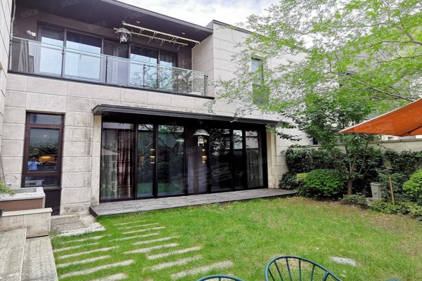 上海二手房 居礼别墅 > 彭天刚解读居礼别墅小区设施三千石地产赵巷