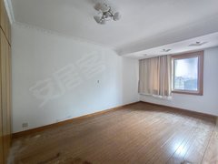 张家港杨舍杨舍中心南门新村(张家港) 3室2厅2卫  135平米出租房源真实图片