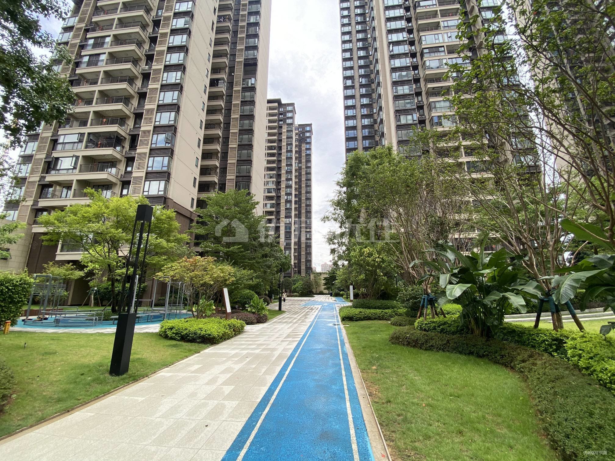 中南紫云集4室2厅2卫109.55㎡南90万