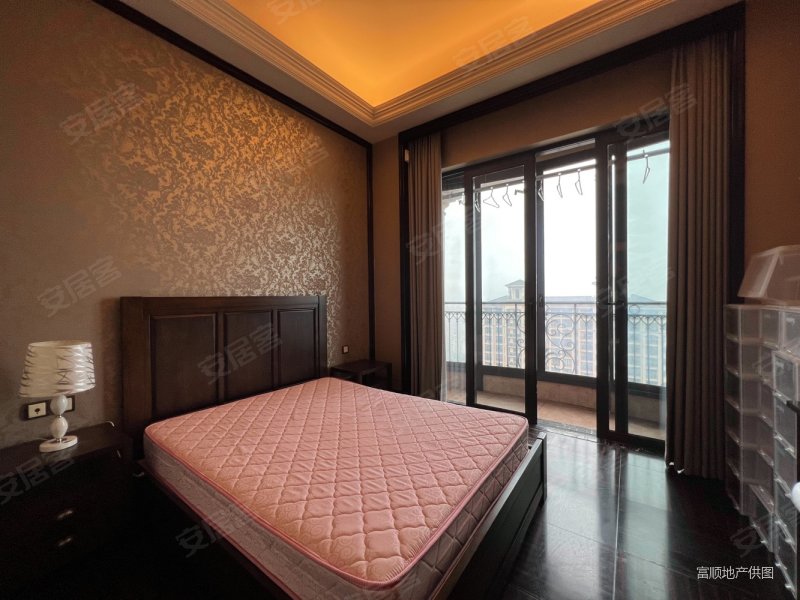 上海星河湾(二期)3室2厅3卫240.19㎡南北1760万
