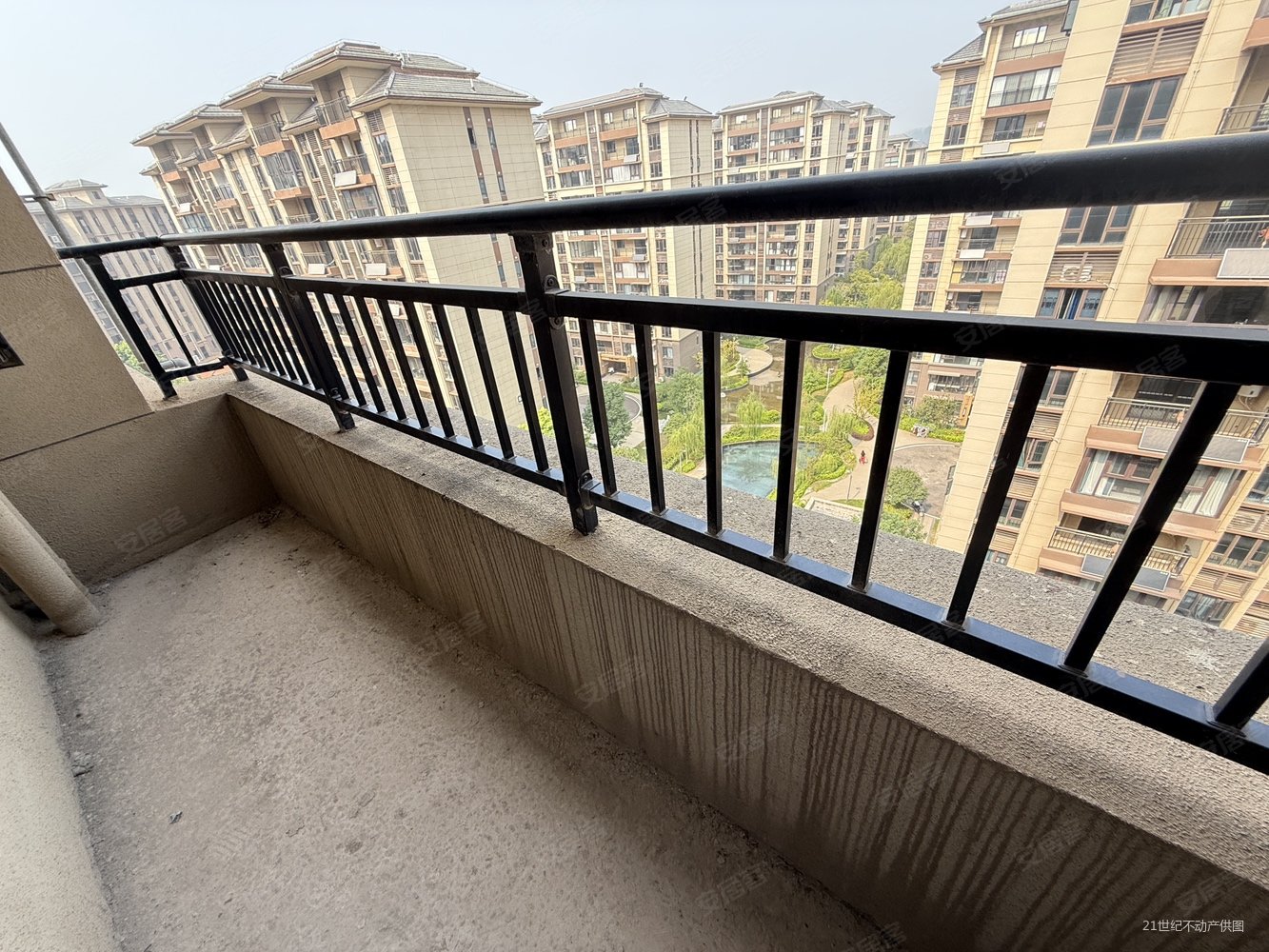 碧桂园磁湖半岛3室2厅2卫125㎡南北58万