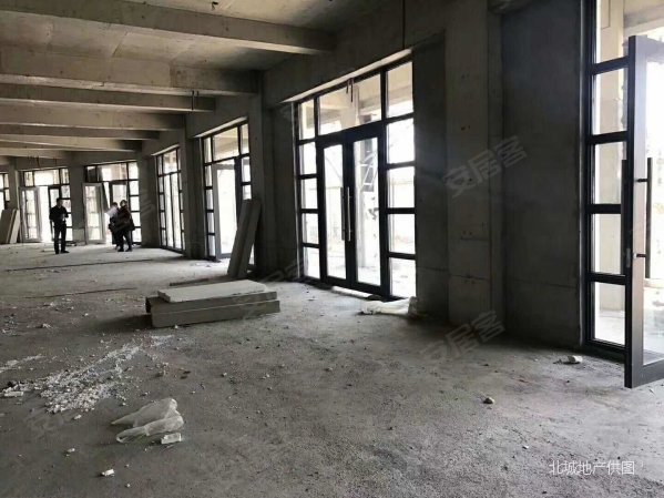 华南城二期一楼临街独立商铺,70年产权底商