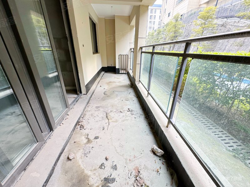 龙泉香榭 满二 带电梯 刚需小三居 购物方便 正南朝向