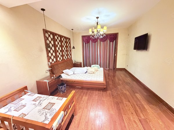 金华婺城湖海塘保集蓝郡(别墅)保集蓝郡别墅4层豪装自住会配家具实景更好看好谈出租房源真实图片