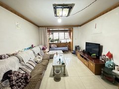 阿克苏阿克苏市阿克苏城区农一师医院内 2室月付 多层4楼 拎包入住出租房源真实图片