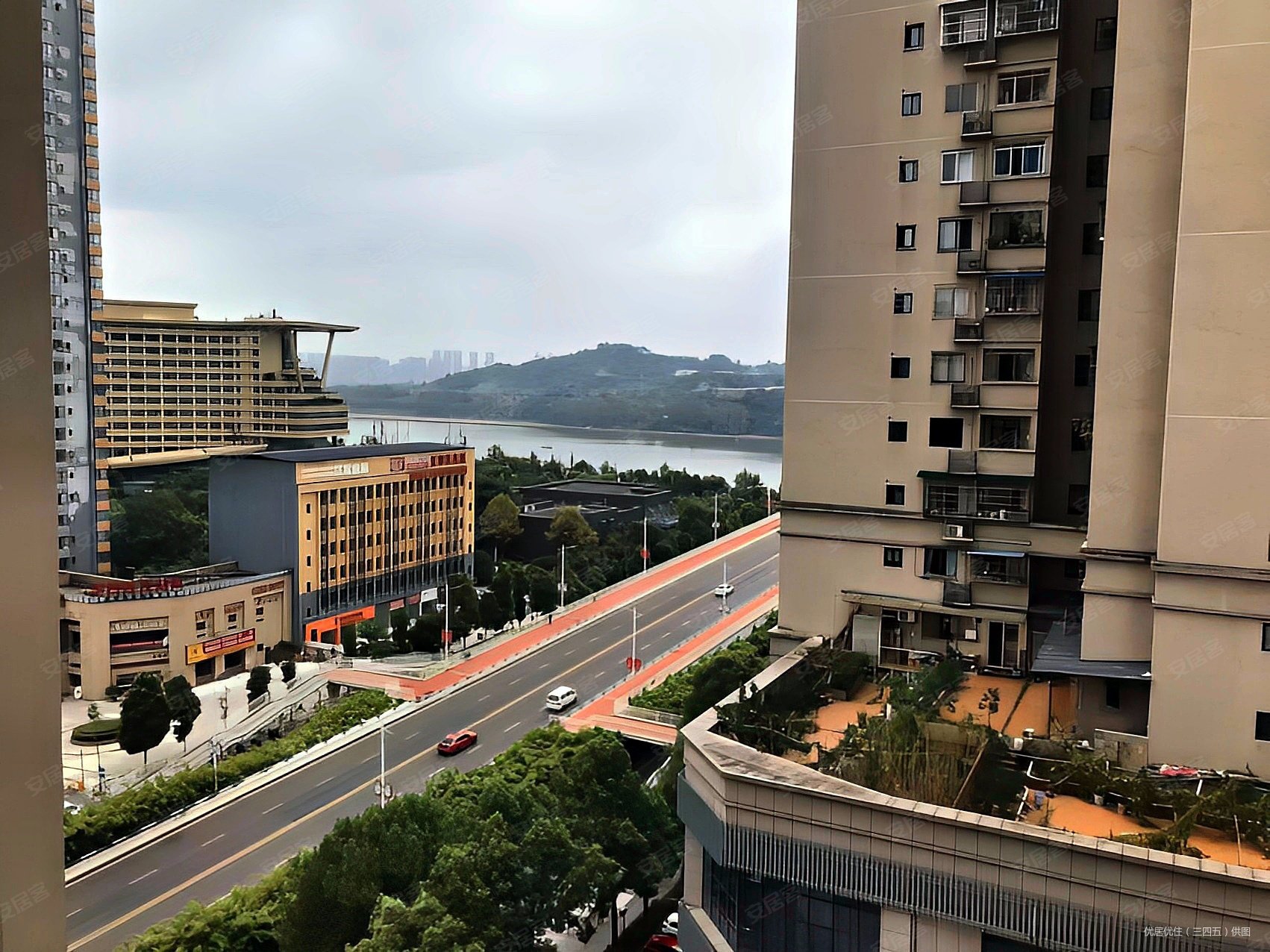 金九南滨花园3室2厅2卫110㎡南北76万