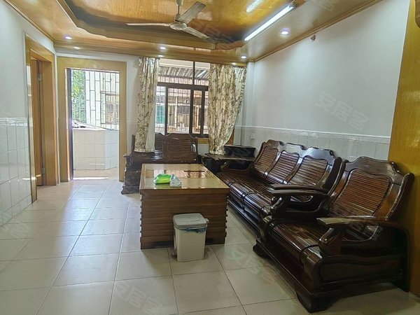 【多图】美景花园,光明租房,美景花园 四房两厅一卫 中间楼层 价格低,