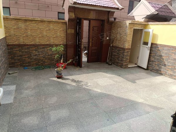 青岛崂山沙子口前登瀛村自建房登瀛两层楼,新装修,带院子,门口可以