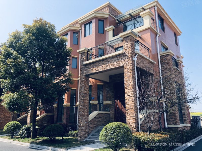 上海花园(别墅)5室3厅4卫280㎡南北175万