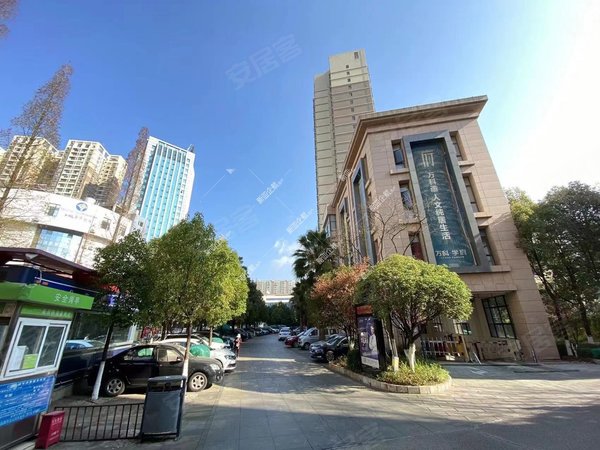 昆明五华莲花片区云上城小区地铁4号线万科云上城小区精装一室一厅 民