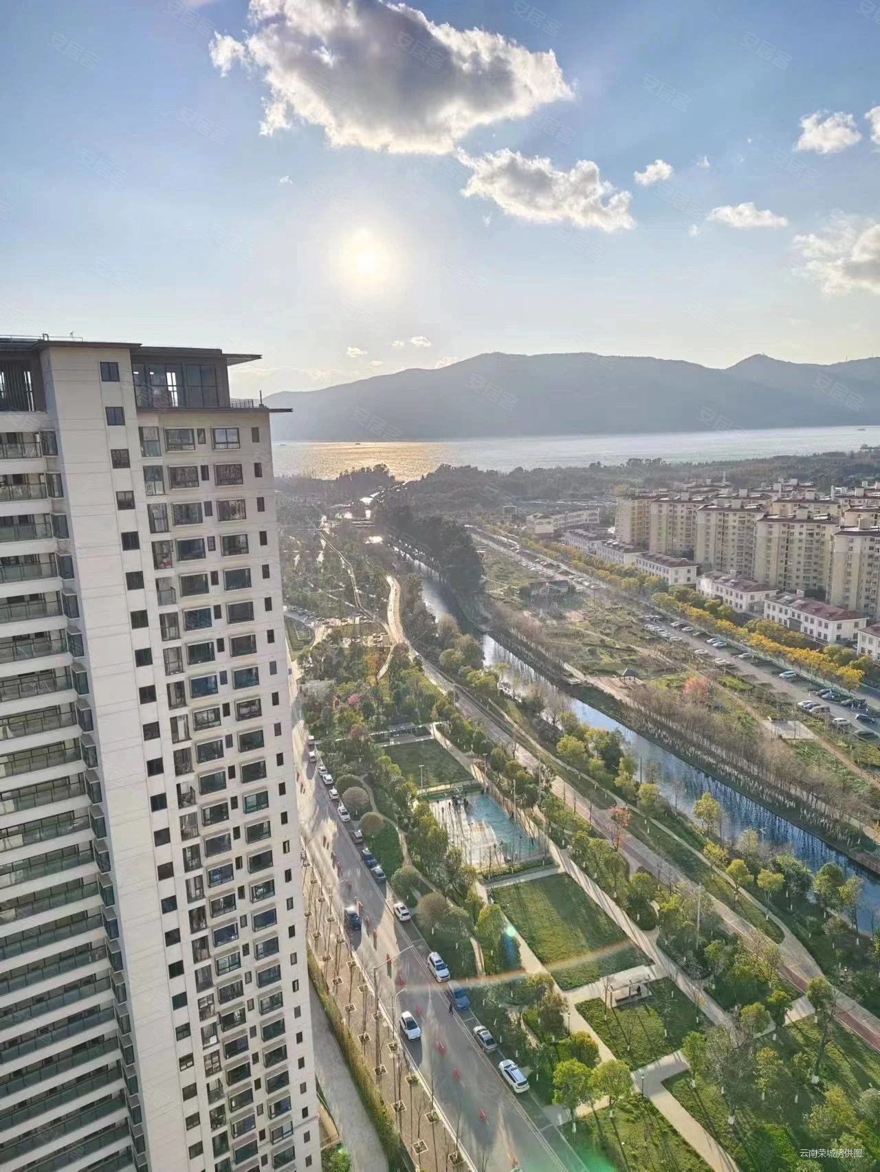 万科翡翠滨江38平loft一室一厅一卫