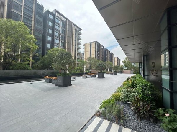 深圳宝安流塘越秀和樾府店长!